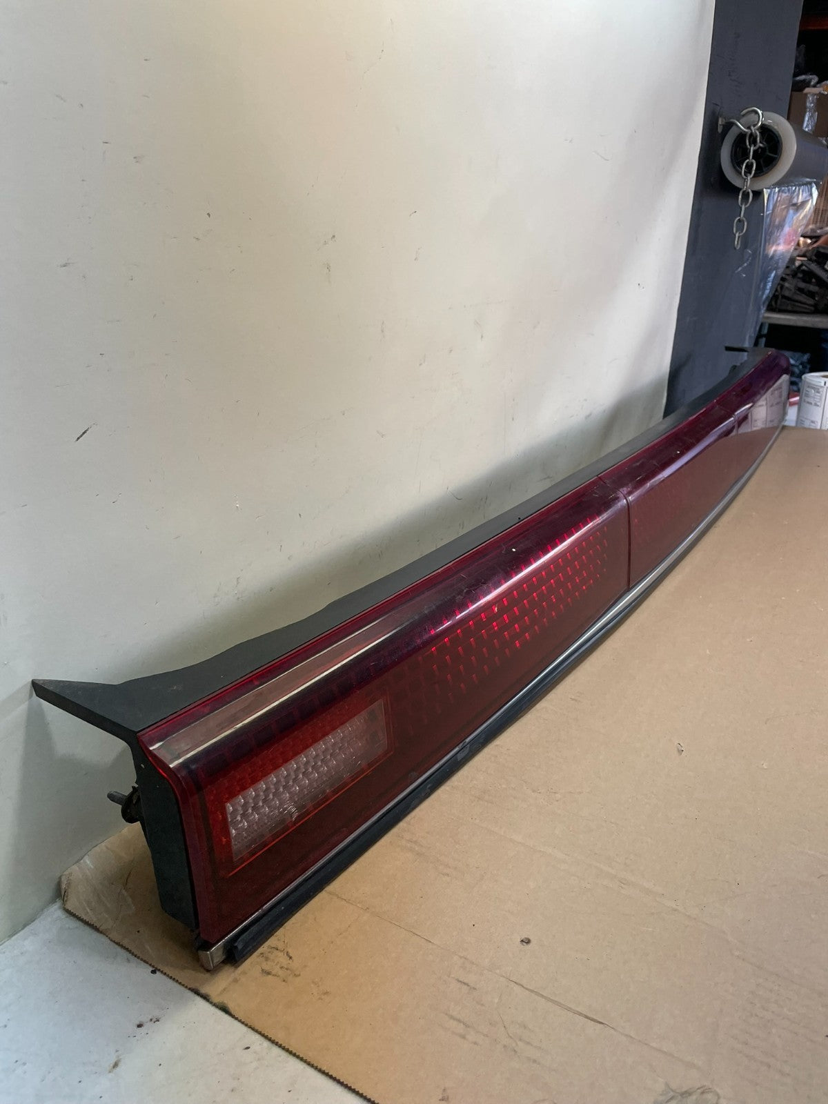 1990 to 1994 Lincoln Town Car Center Trunk Brake 3RD Tail Light AI3903 DG2