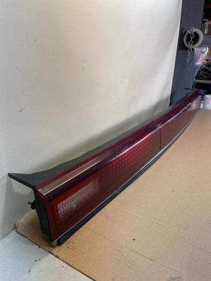 1990 to 1994 Lincoln Town Car Center Trunk Brake 3RD Tail Light AI3903 DG2