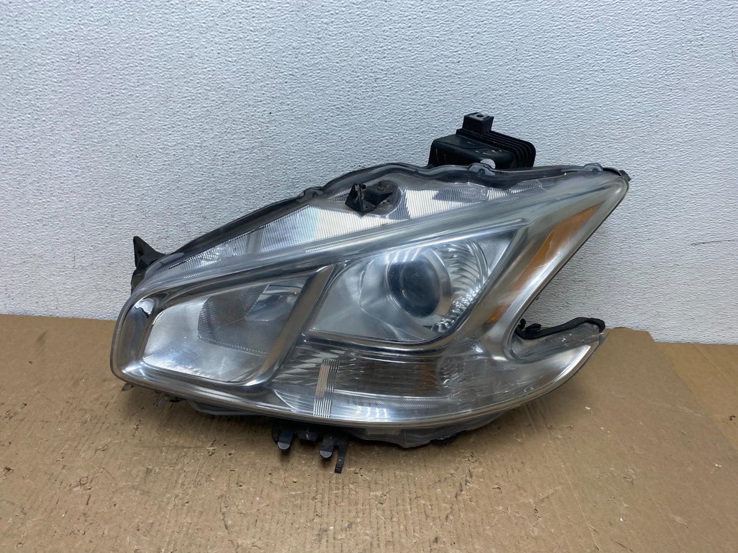 2009-2014 Nissan Maxima Headlight Left Driver Side Xenon HID AD8766 DW0