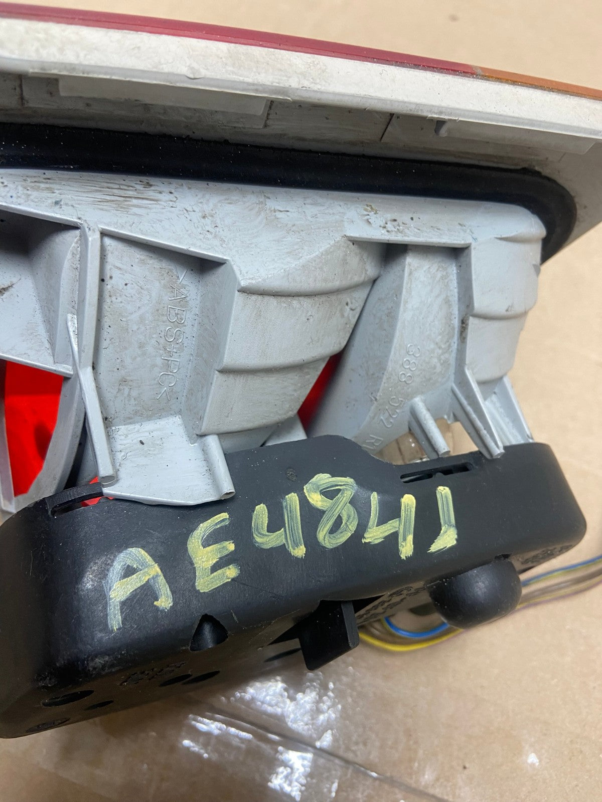 2002 - 2005 BMW 3 E46 Series Right Passenger Inner Tail Light AE4841 LK6