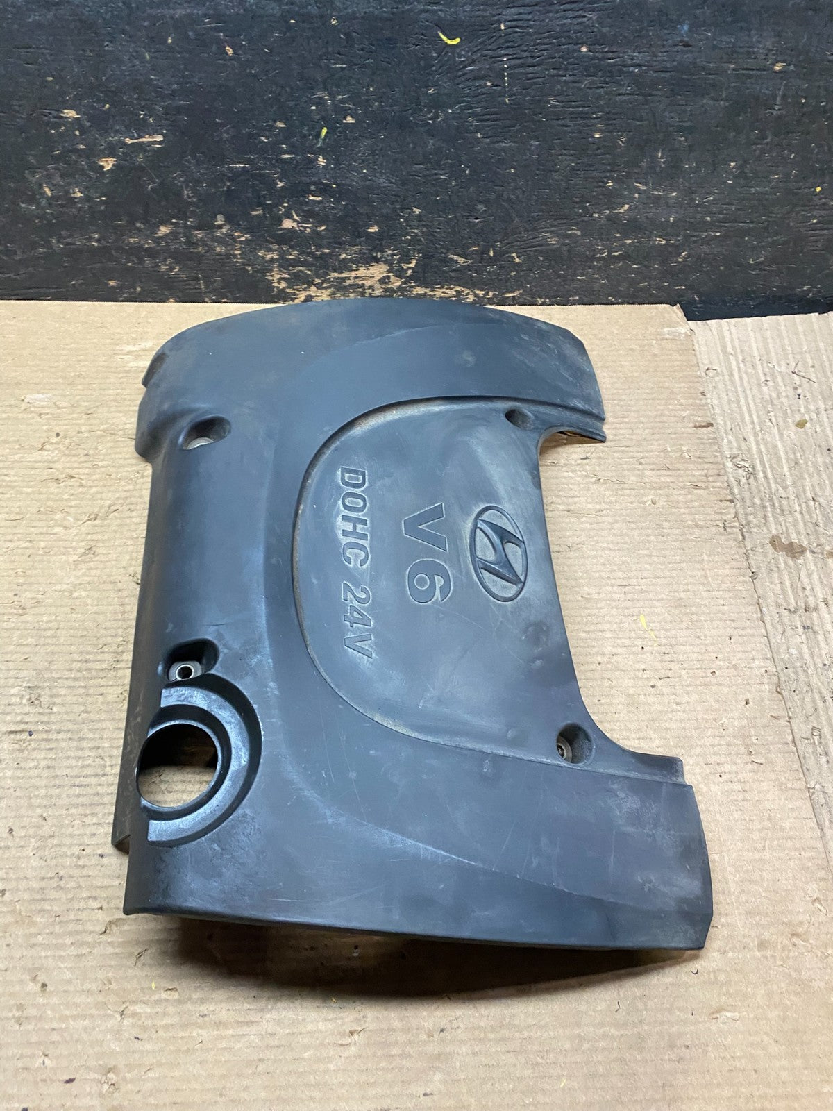 2002 to 2005 Hyundai Sonata 2.4L Engine Trim Cover Oem V9310 DG2
