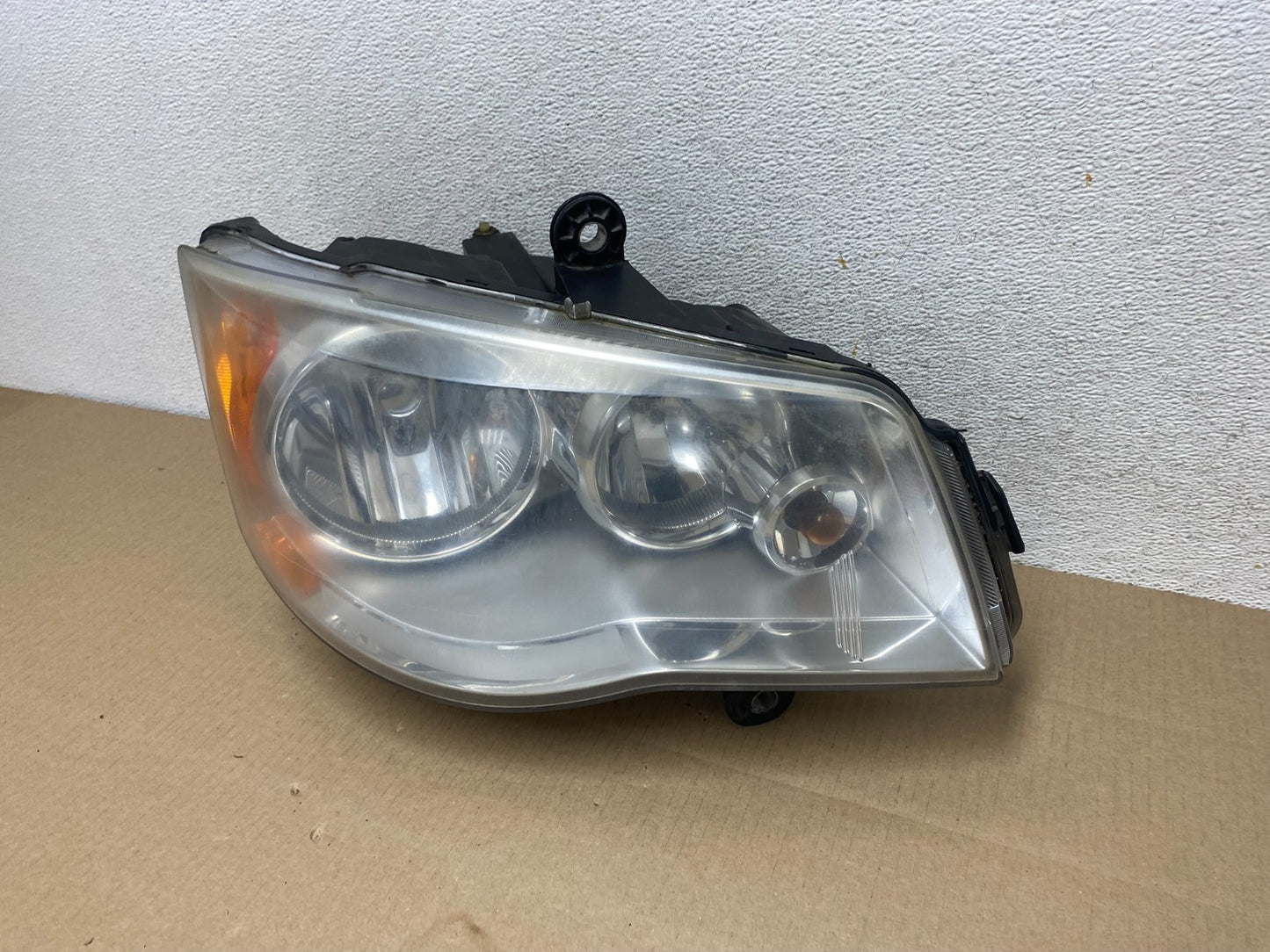 2011 to 2016 Chrysler Town and Country Right Passenger Headlight AG5822 DW1