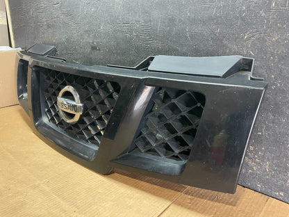 2008-2015 Nissan Armada Front Upper Grill Grille OEM AA9061 DG2