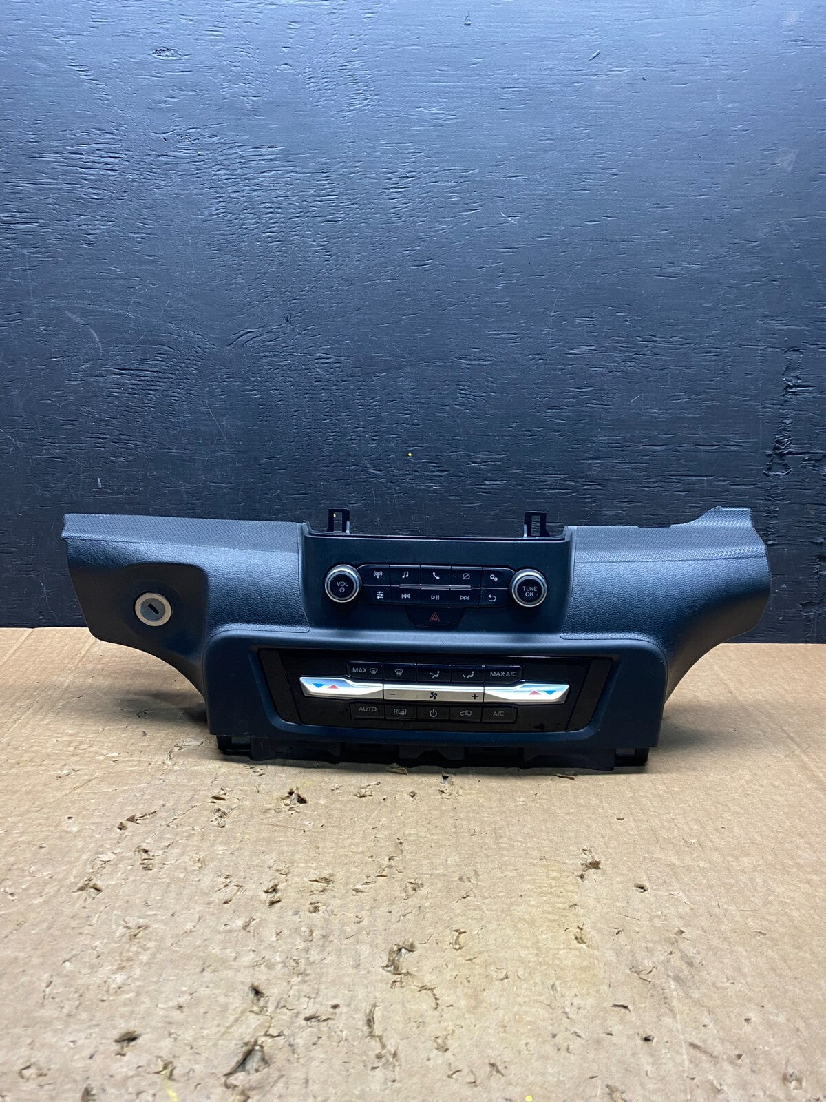 2020 to 2023 Ford Explorer Radio Climate Control Panel Trim G3860 DG10