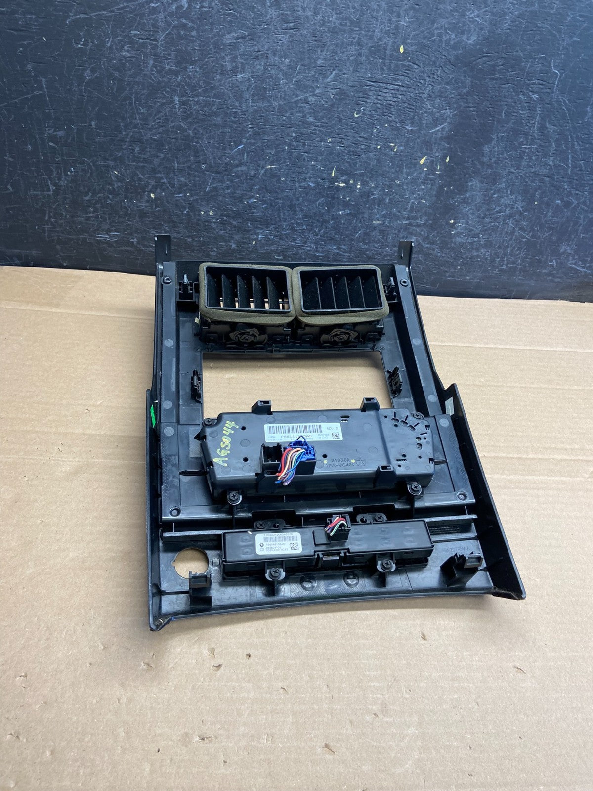2008 to 2012 Jeep Liberty Dash Climate Temperature Control Radio Bezel AG5044 DG4