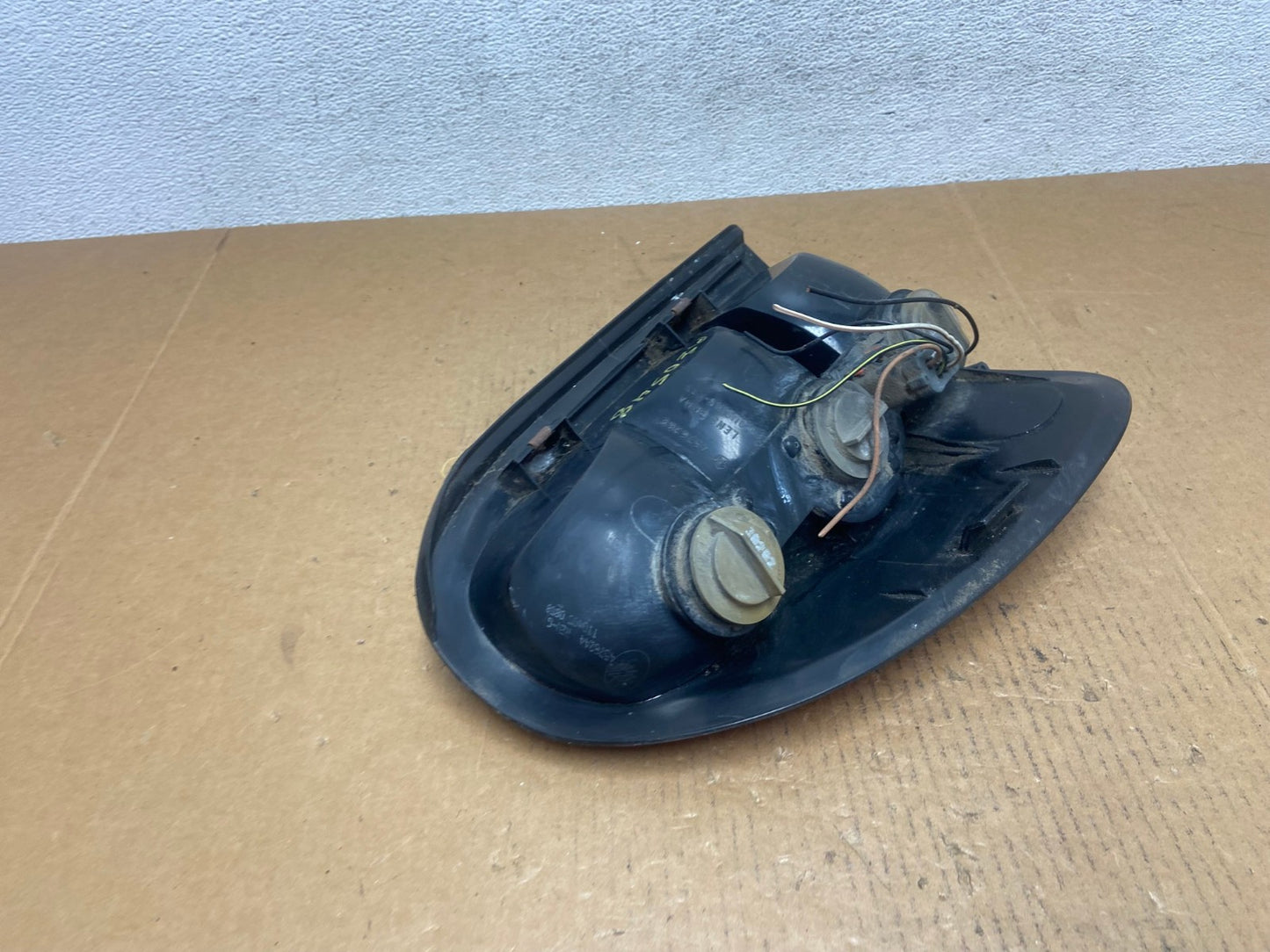 1998 to 2003 Dodge Durango Tail Light Right Passenger RH Side AE0548 LK4