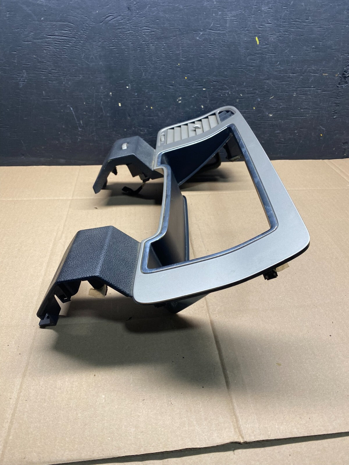 2007 to 2014  Lincoln Navigator Speedometer Dash Trim Bezel w Air Vent L6891 DG4