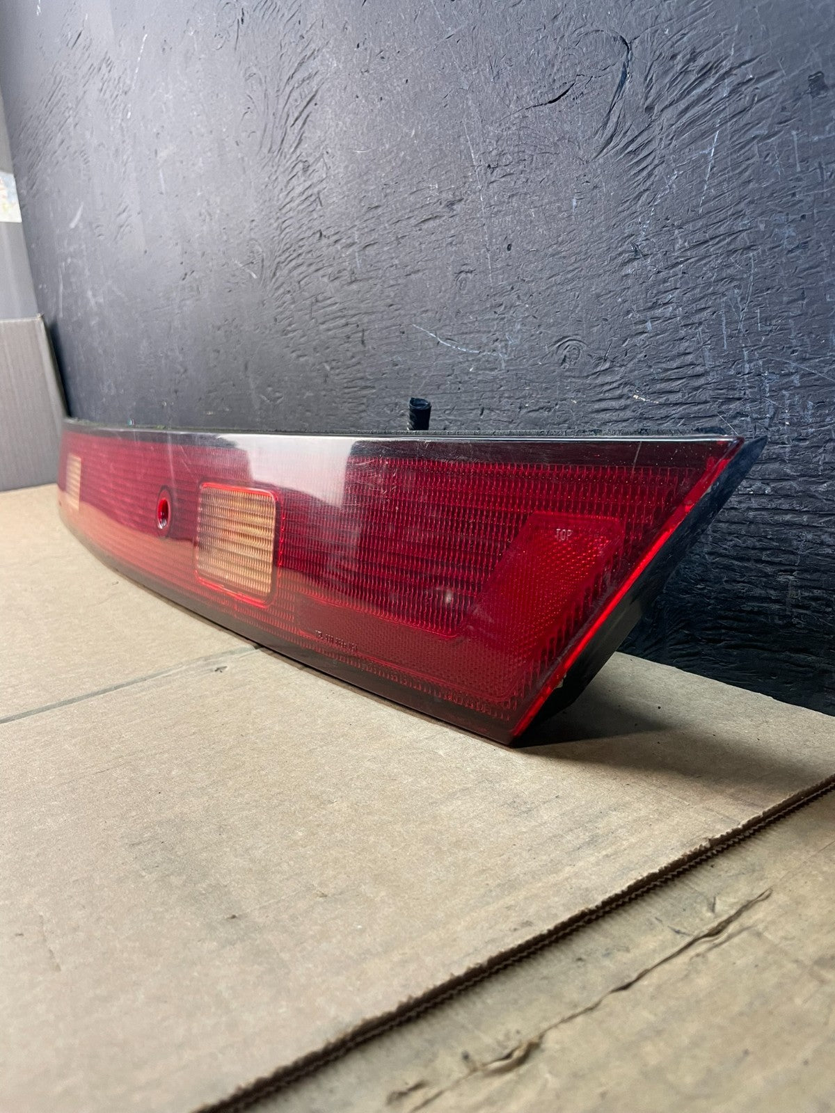 1998-2002 Honda Accord Coupe 2-Door Center Single Tail Light AD0070 DG1