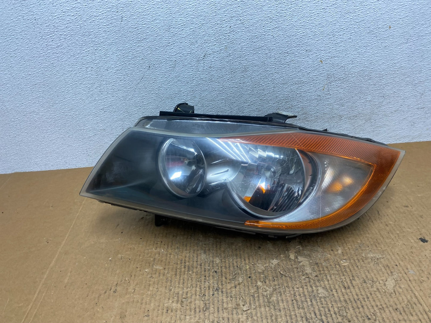 Halogen 2006 to 2008 BMW 3 Series Headlight Left Driver LH AE2794 DW0