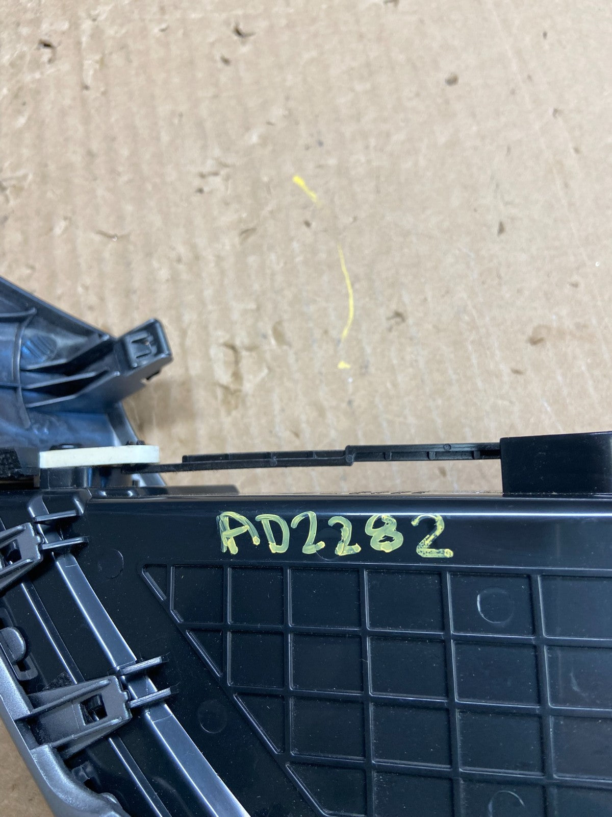 2011 - 2015 Chevrolet Cruze Center Dash Air Vent Bezel ad2282 DG4