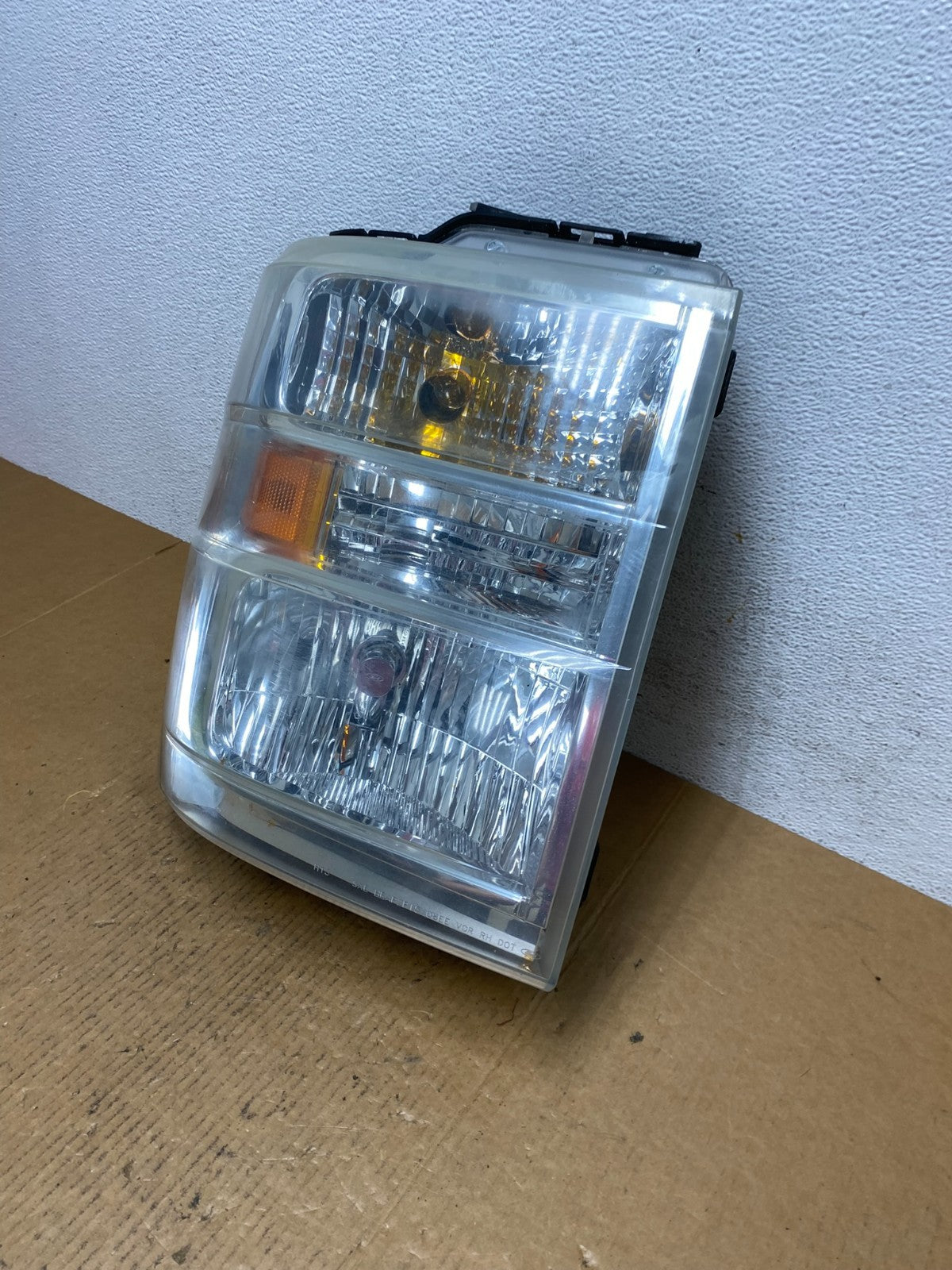 2008-2014 Ford Econoline E150 E250 E350 Right Passenger Headlight AE0587 DW1