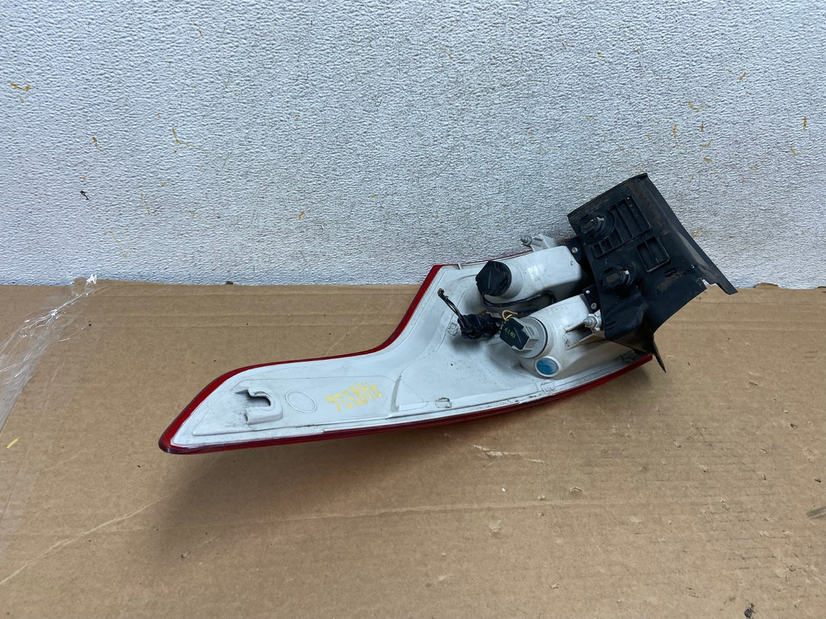 2013 to 2016 Ford Escape Left Driver LH Side Tail Light AH8326 LK4
