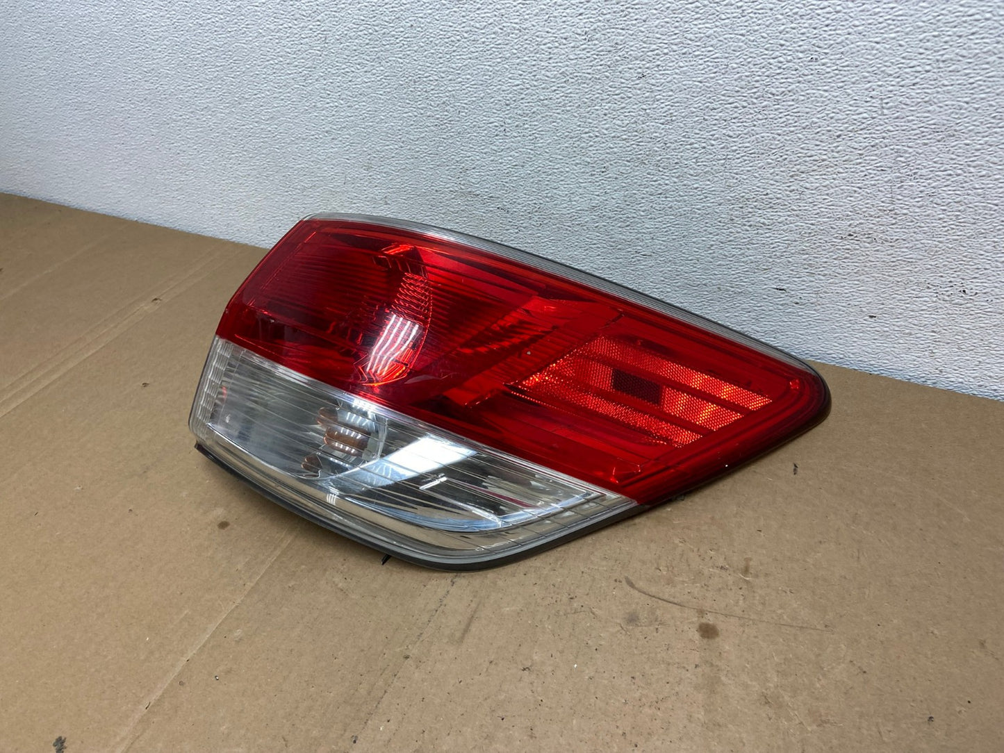 2013 to 2016 Nissan Pathfinder Passenger Right Side Tail Light AC5689 LK1