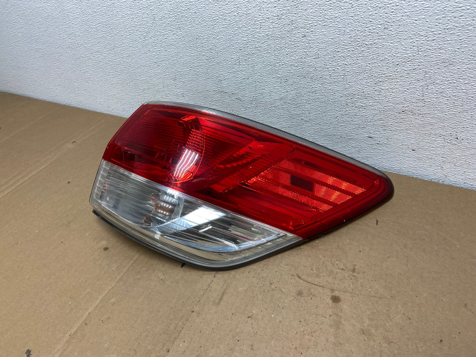 2013 to 2016 Nissan Pathfinder Passenger Right Side Tail Light AC5689 LK1