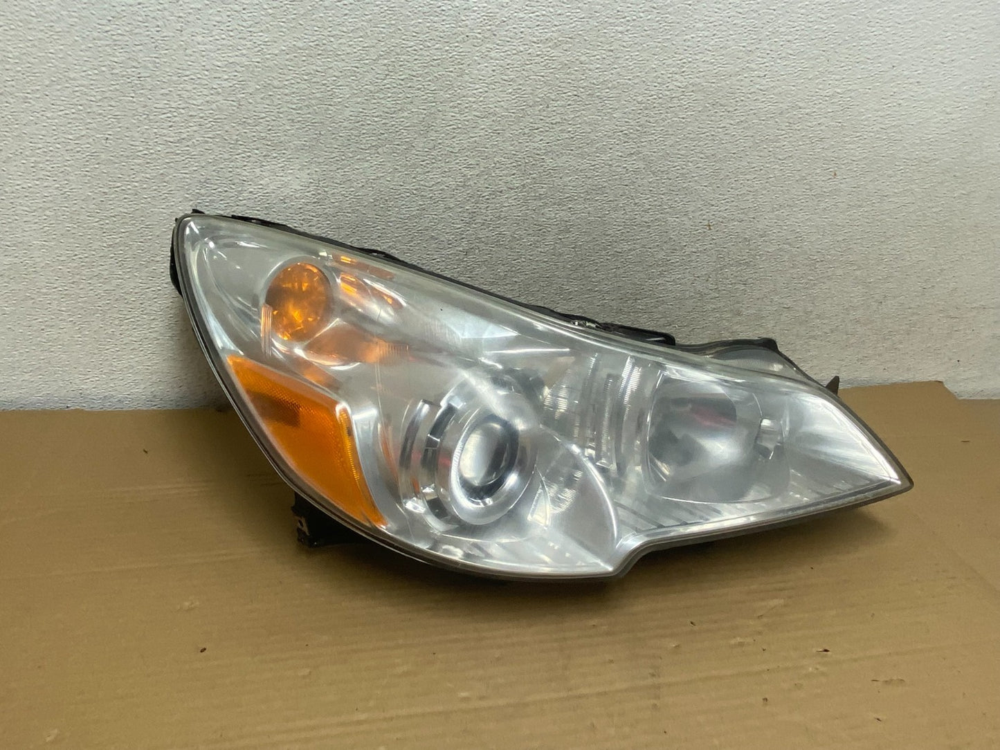2010-2012 Subaru Legacy Outback Right Passenger Headlight AG8865 DW0