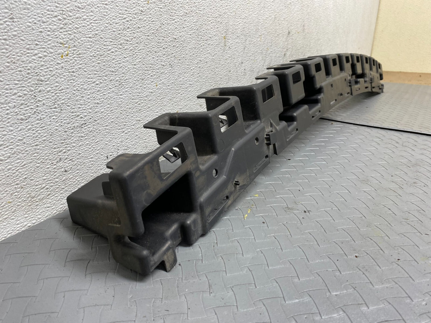 2011 - 2020 Dodge Durango Rear Bumper Impact Energy Shock Absorber A3047 OEM DG12