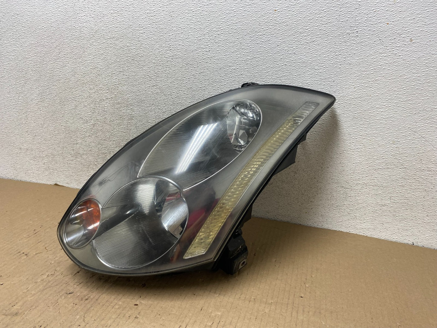 2003 - 2005 Infiniti G35 Coupe Headlight Left Driver LH Xenon HID AG8008 DW2