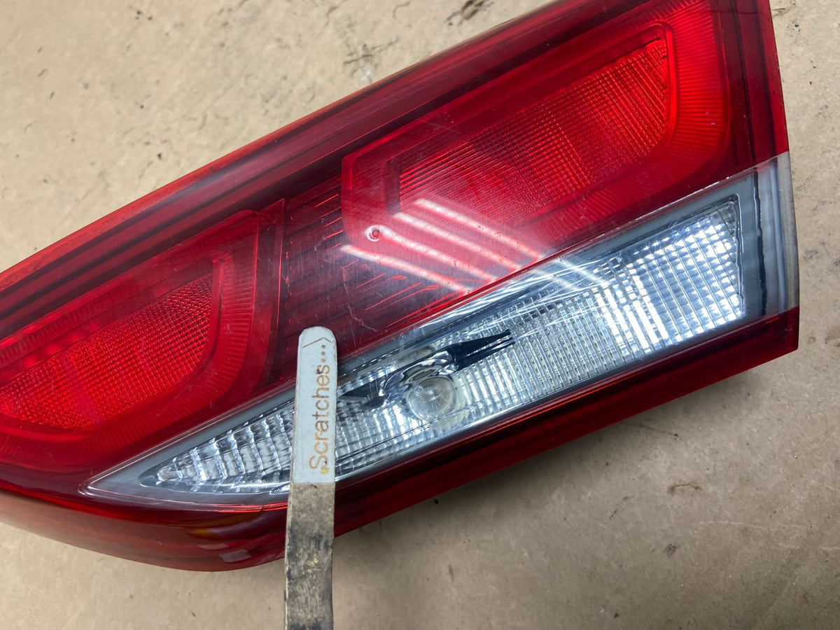 2017-2018 Hyundai Elantra Right Passenger RH Side Inner Tail Light AI1134 LK3