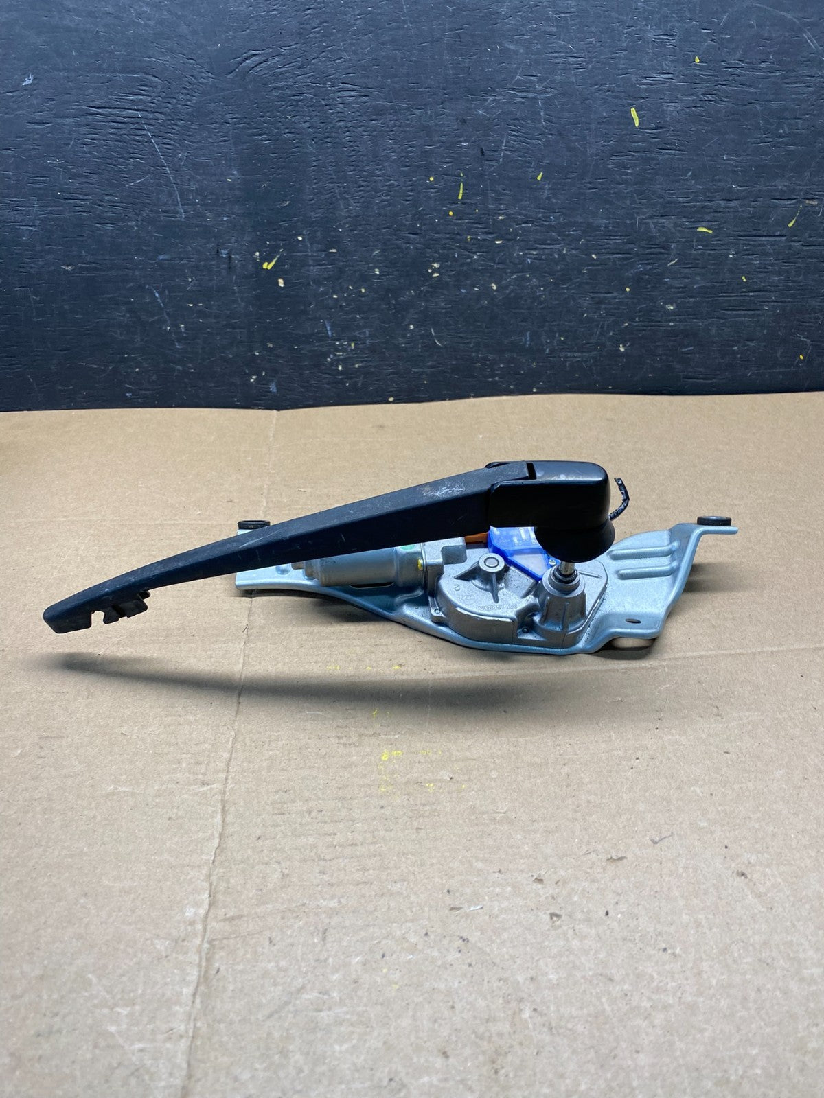 2010 to 2013 Subaru Forester Rear Windshield Washer Wiper Motor Q9483 DG3