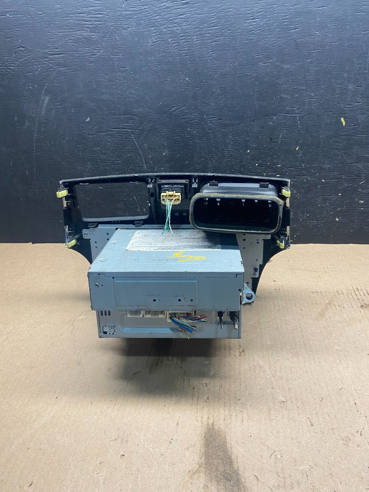 2002-2006 Lexus ES330 Es300 Radio Receiver Tape CD Air Vent Bezel OEM Q7256 DG4