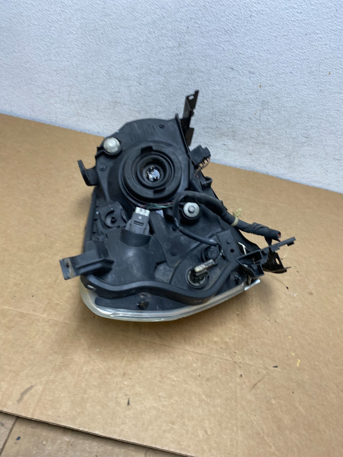 2003 2004 2005 Honda Pilot Left Driver LH Side Halogen Headlight AD6041 DW8