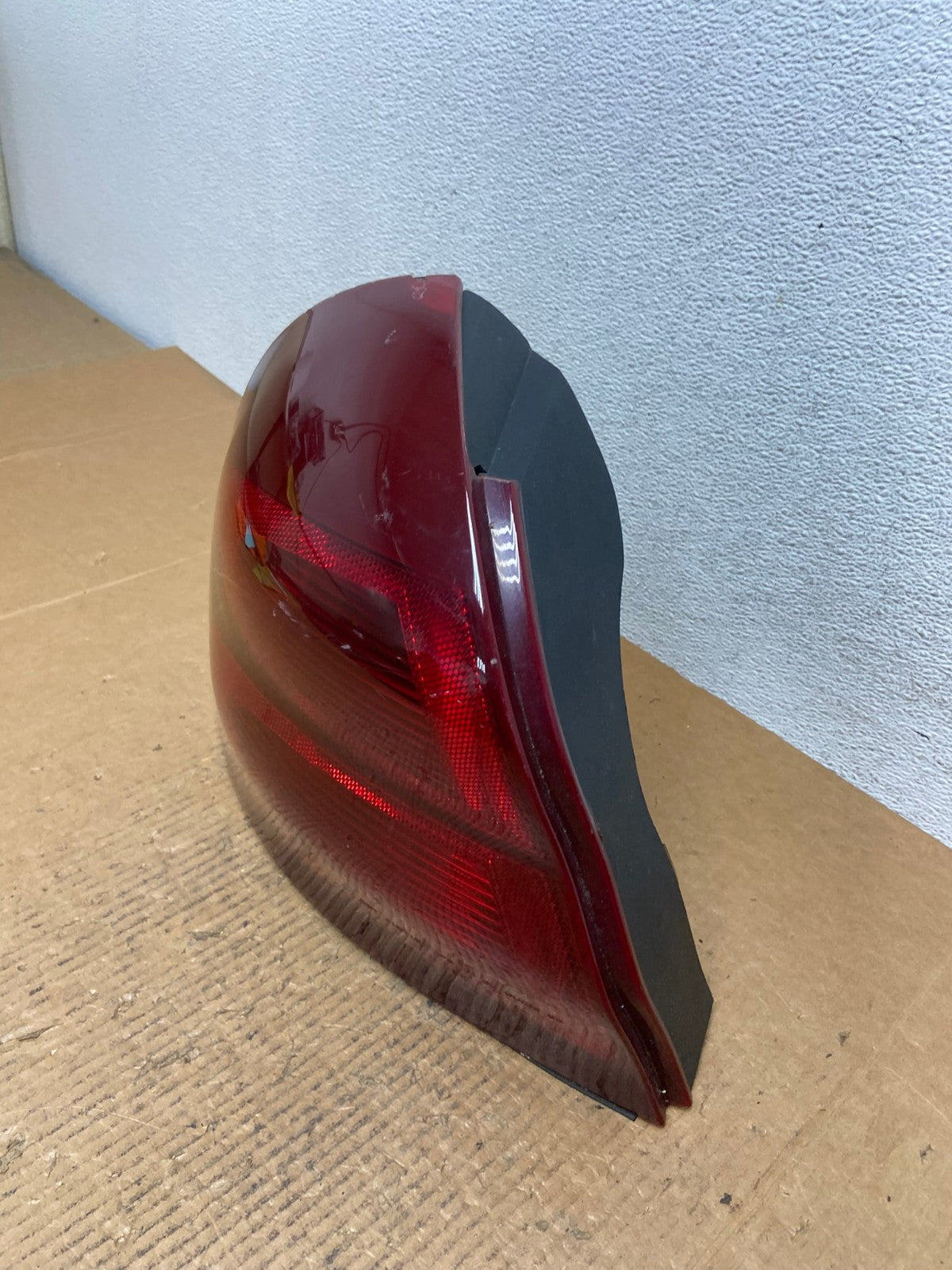 2004 to 2008 Pontiac Grand Prix Left Driver LH Side Tail Light AE0268 LK1