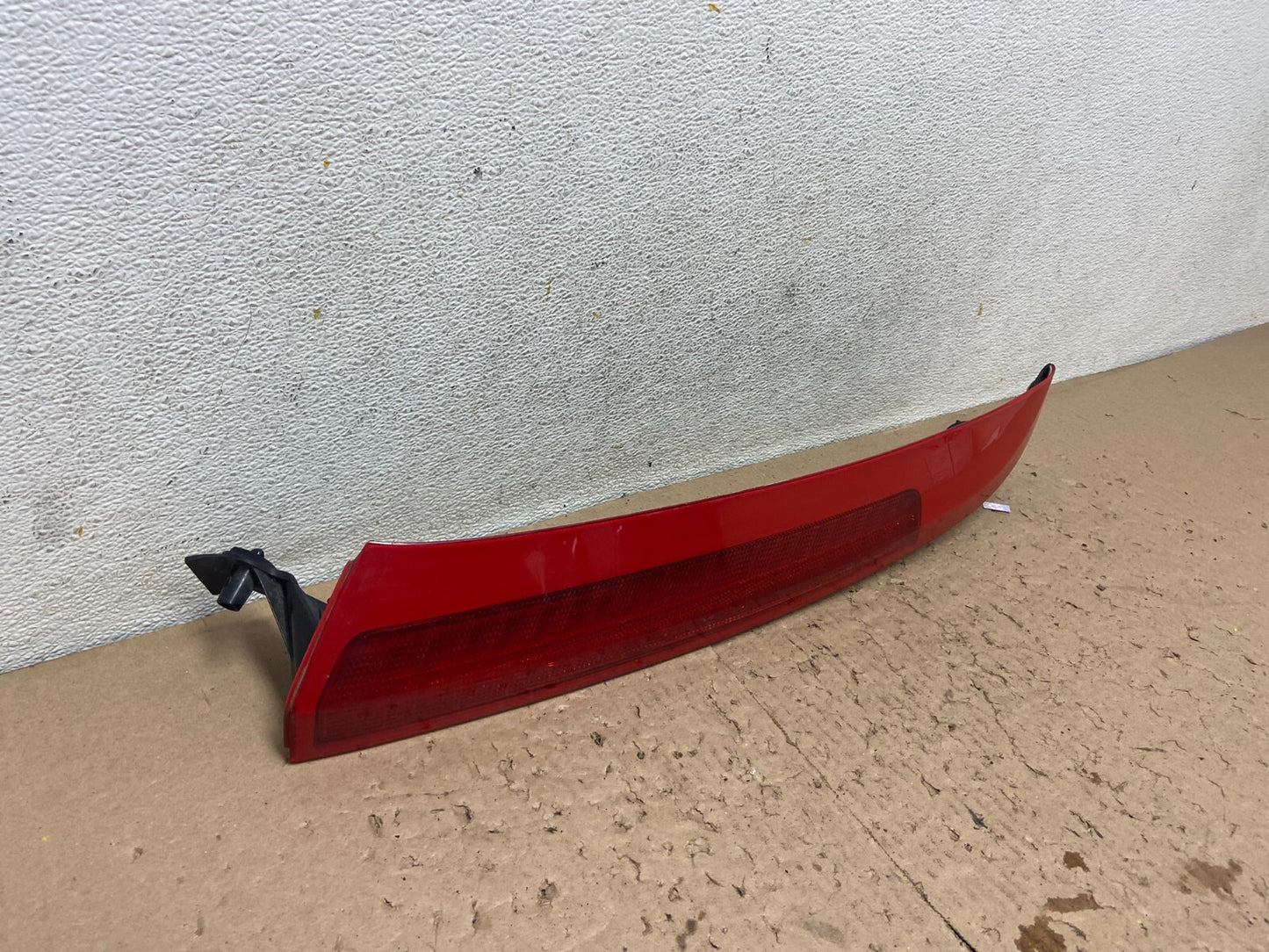 2003 to 2006 Volvo XC90 Left Driver LH Side Upper Tail Light OEM C8829 DG12