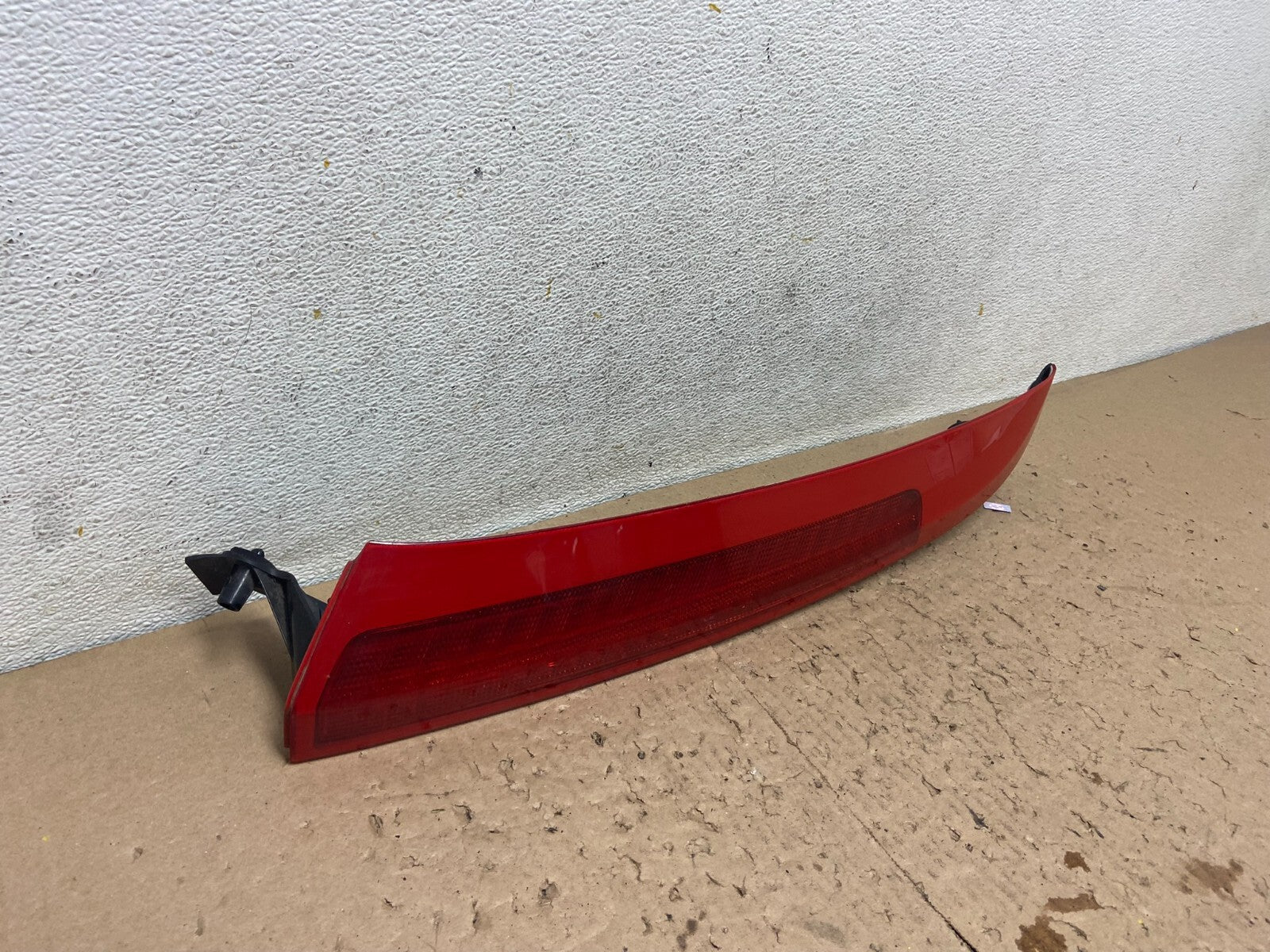 2003 to 2006 Volvo XC90 Left Driver LH Side Upper Tail Light OEM C8829 DG12