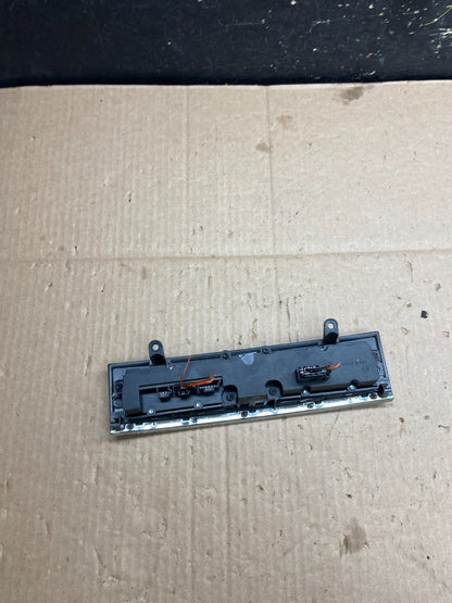 2005 - 2007 Mercedes C230 C240 Center Console Switch Control Unit Y2371 DG3