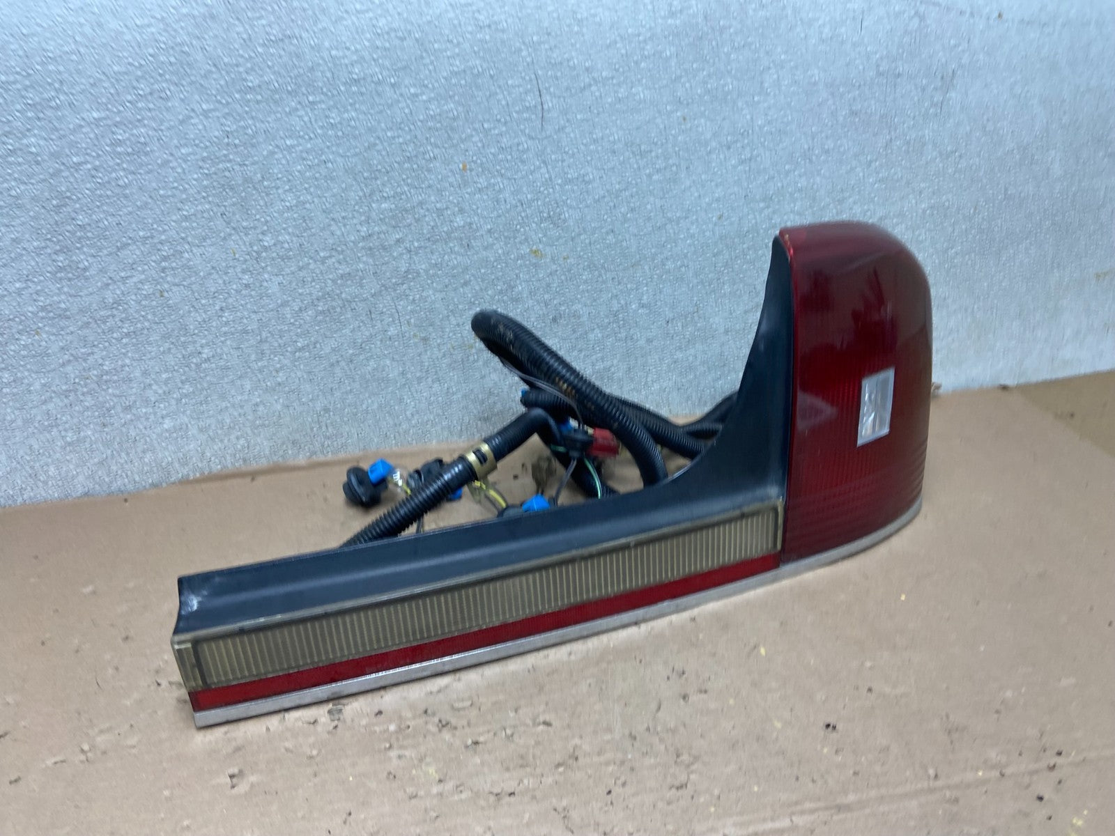 1988-1991 Oldsmobile Cutlass Right Passenger RH Side Tail Light AB0922 DG2