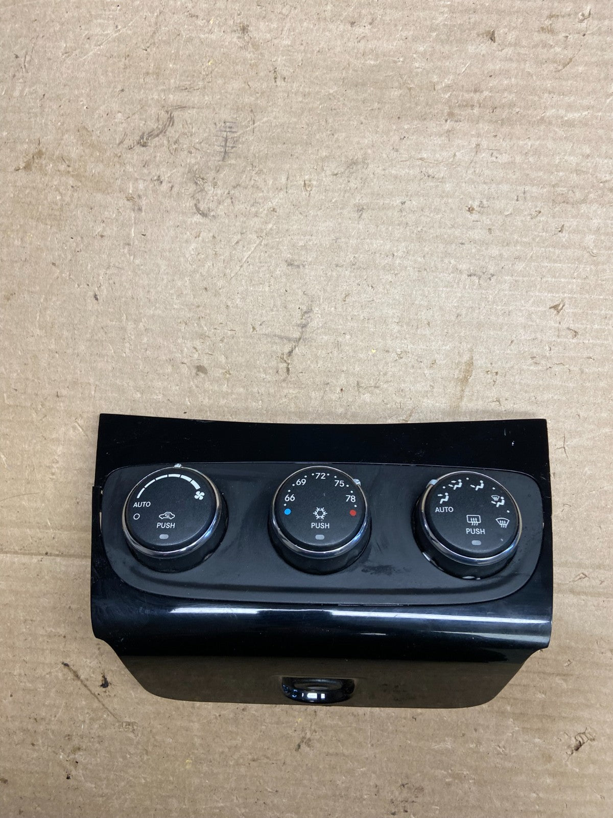 2011-2014 Chrysler 200 Heater AC Climate Switch Temperature Control ah3765 DG0
