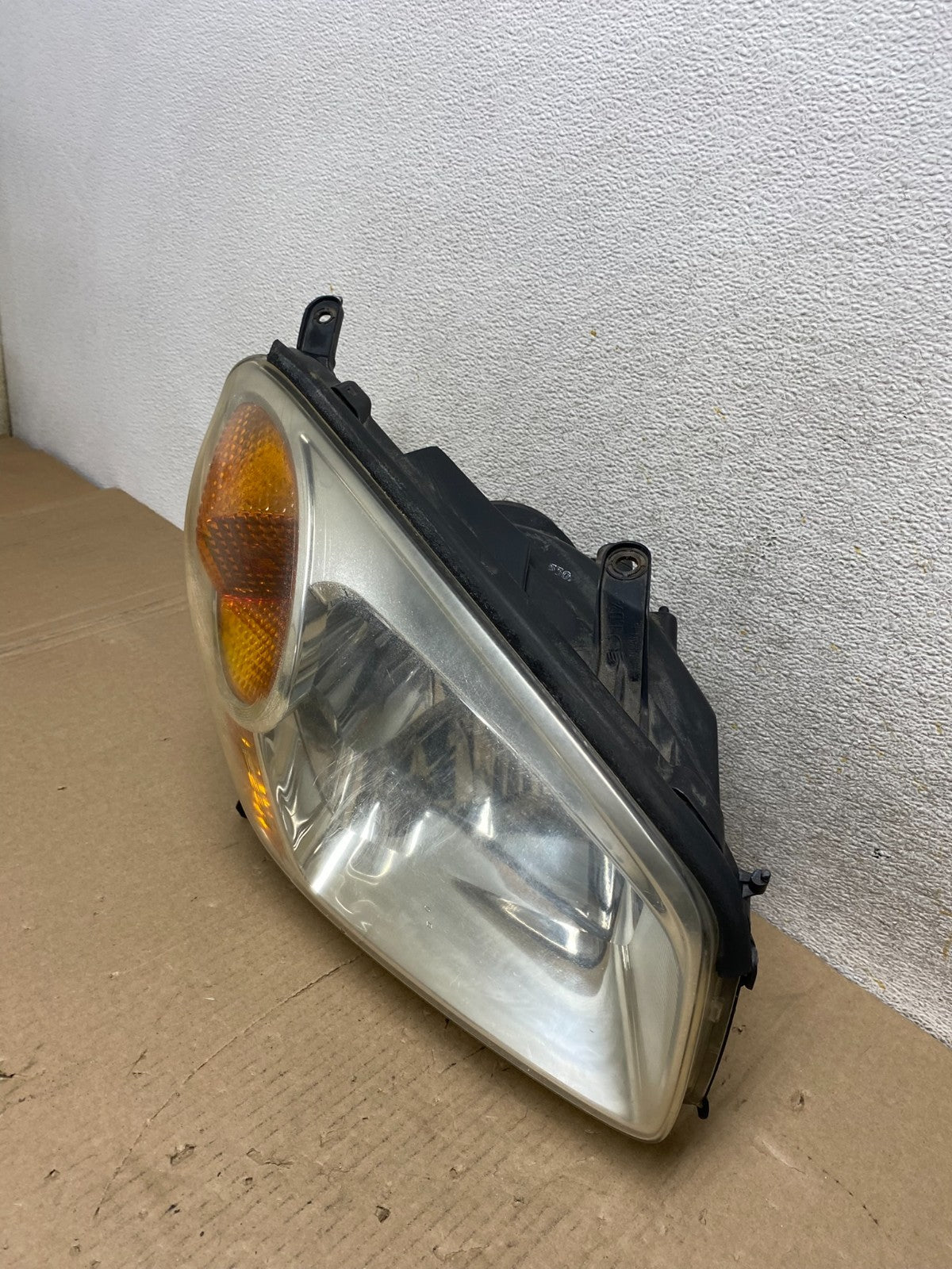 2004 2005 Toyota Rav4 Right Passenger RH Side Headlight Halogen AJ2050 DW1