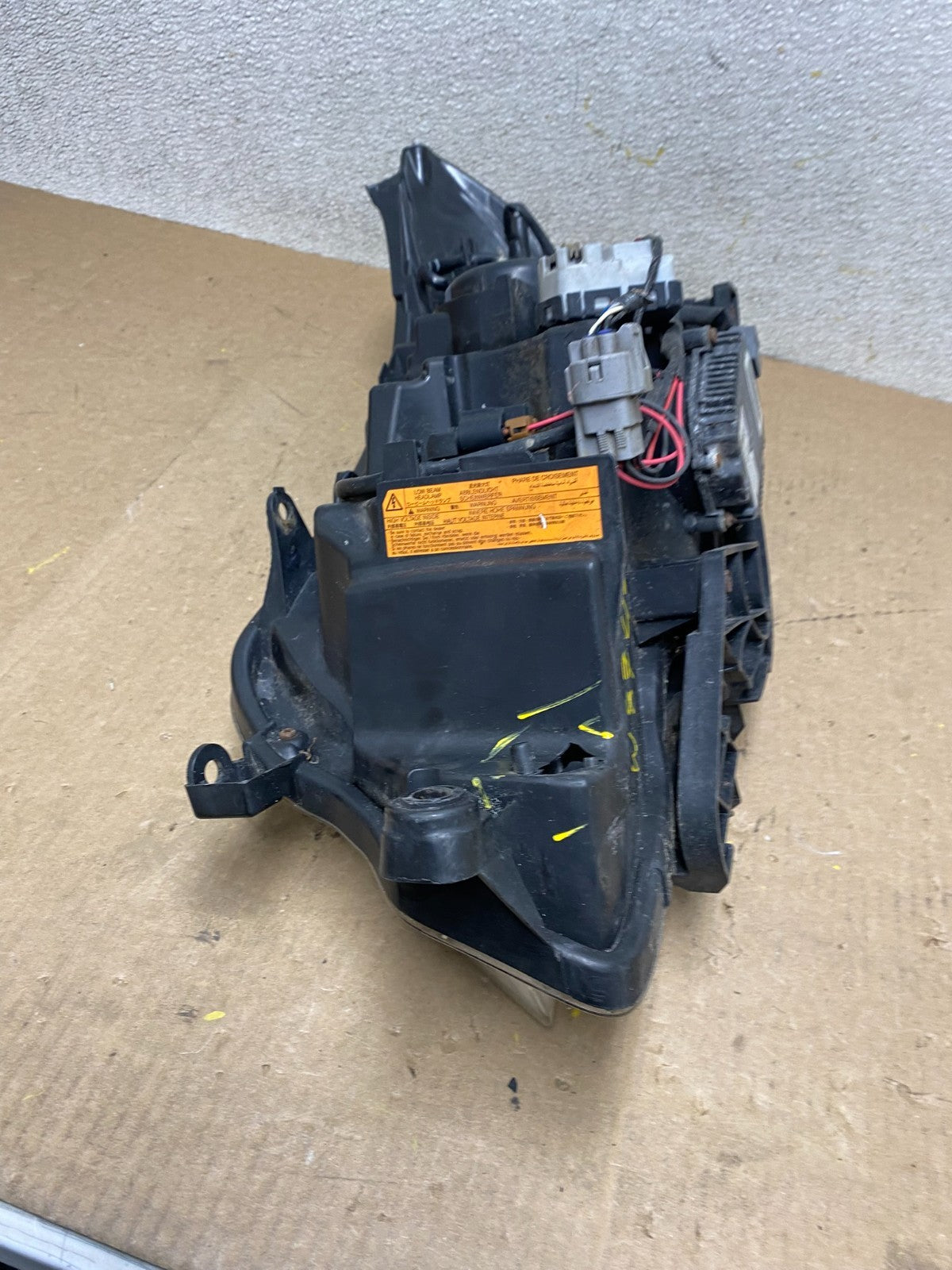 2009 - 2013 Subaru Forester Right Passenger Side Xenon Headlight OEM W8747 DW13
