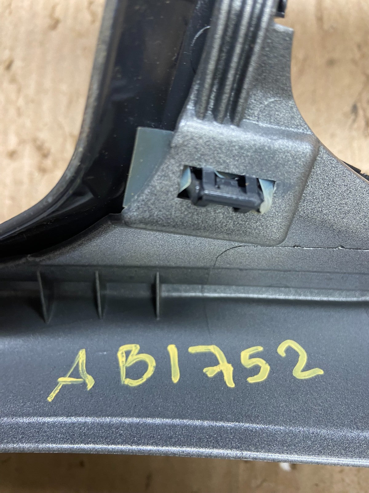 2013-2016 Ford Escape  Center Dash Radio Gear Shifter Panel Bezel Trim ab1752 DG4