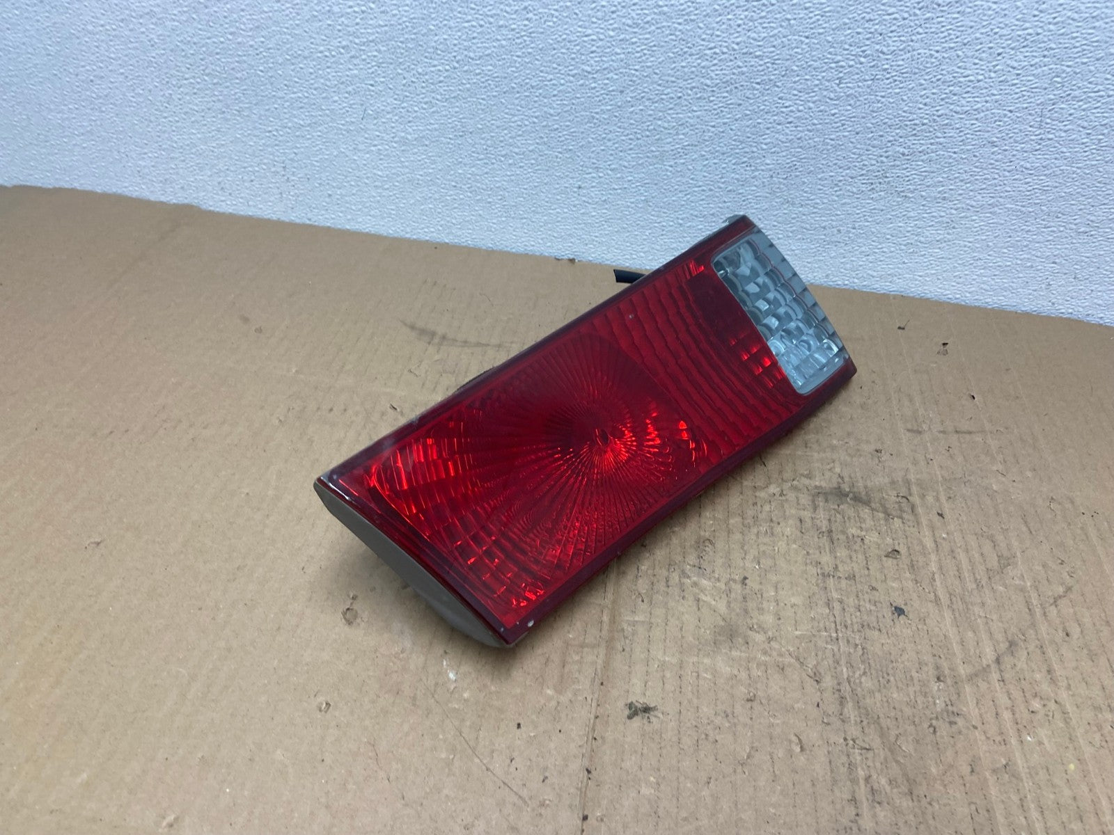 2000-2001 Toyota Camry Tail Light Left Driver LH Side Inner  AB8281 LK2