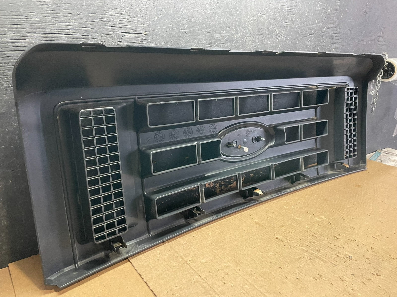 2008 to 2014 Ford Econoline E150 E250 Front Upper Chrome Grill Grille AB3168 DG6