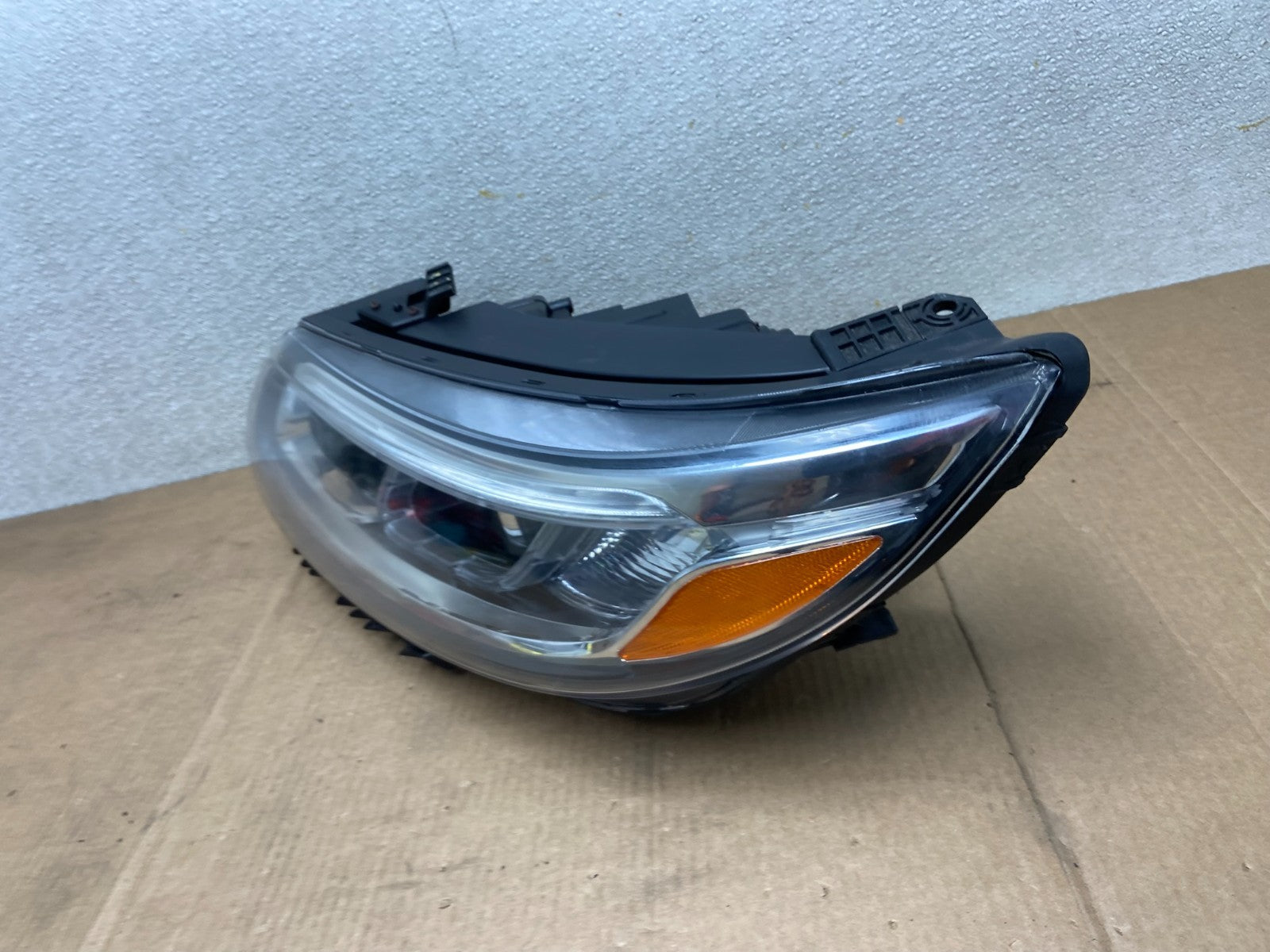 2014 to 2015 Kia Sorento Left Driver LH Side Headlight Halogen Oem AA5377 DW1