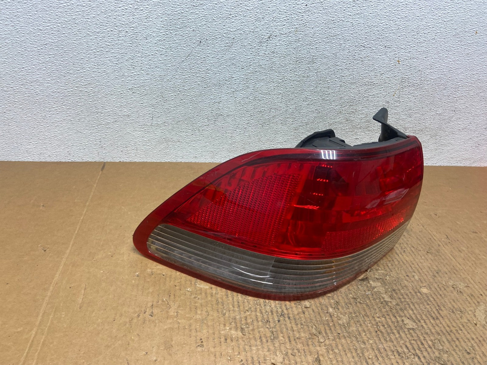 2001 to 2002 Honda Accord Sedan 4door Left Driver LH Tail Light AE2830 LK2