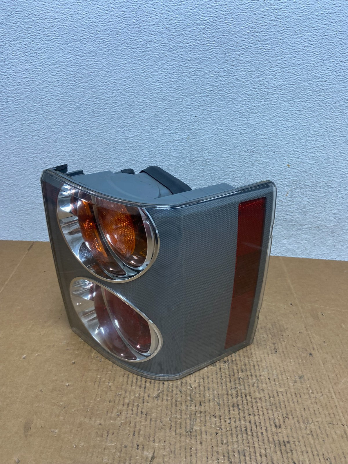 2003-2005 Land Rover Range Rover L322 Right Passenger Tail Light AE0418 DW0