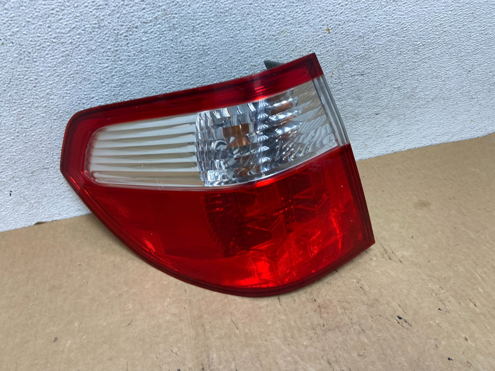 2005 2006 2007 Honda Odyssey Left Driver LH Side Tail Light AF9726 DW0