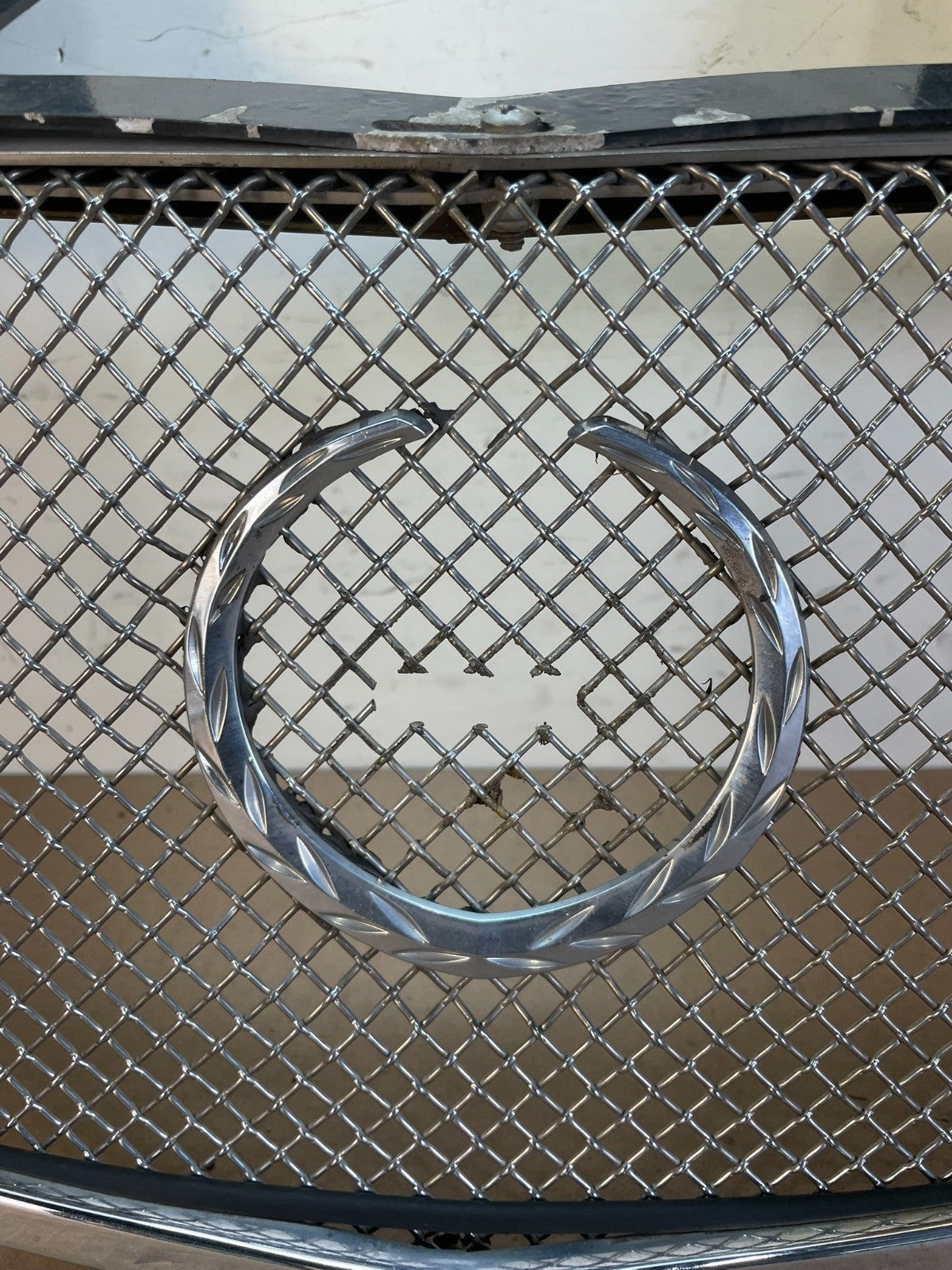 2003 to 2007 Cadillac Cts Front Upper Grill Grille Aftermarket AG7691 DG3