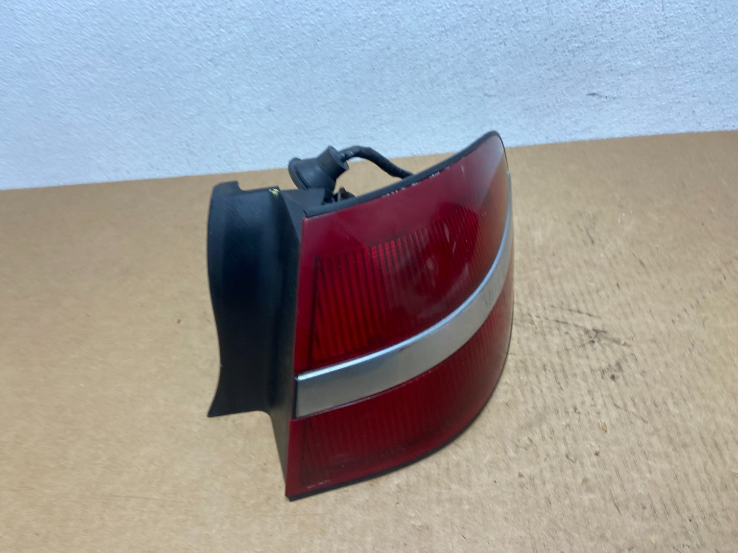 1995 to 1997 Lincoln Continental Right Passenger Rh Side Tail Light Oe AC1830 DG2