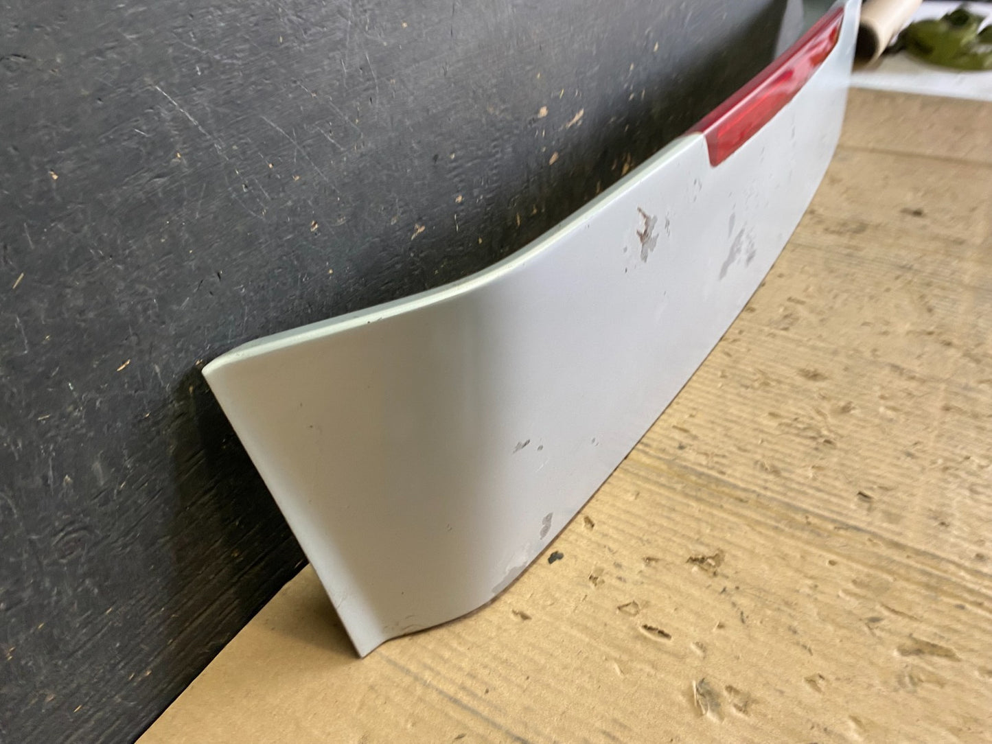 2005 to 2011 Hyundai Accent Trunk Lid Hatch 3rd Brake Light Spoiler S8770 DG2