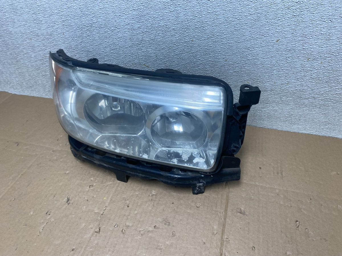 2006-2008 Subaru Forester Right Passenger Rh Headlight Halogen TYC T5672 DW1
