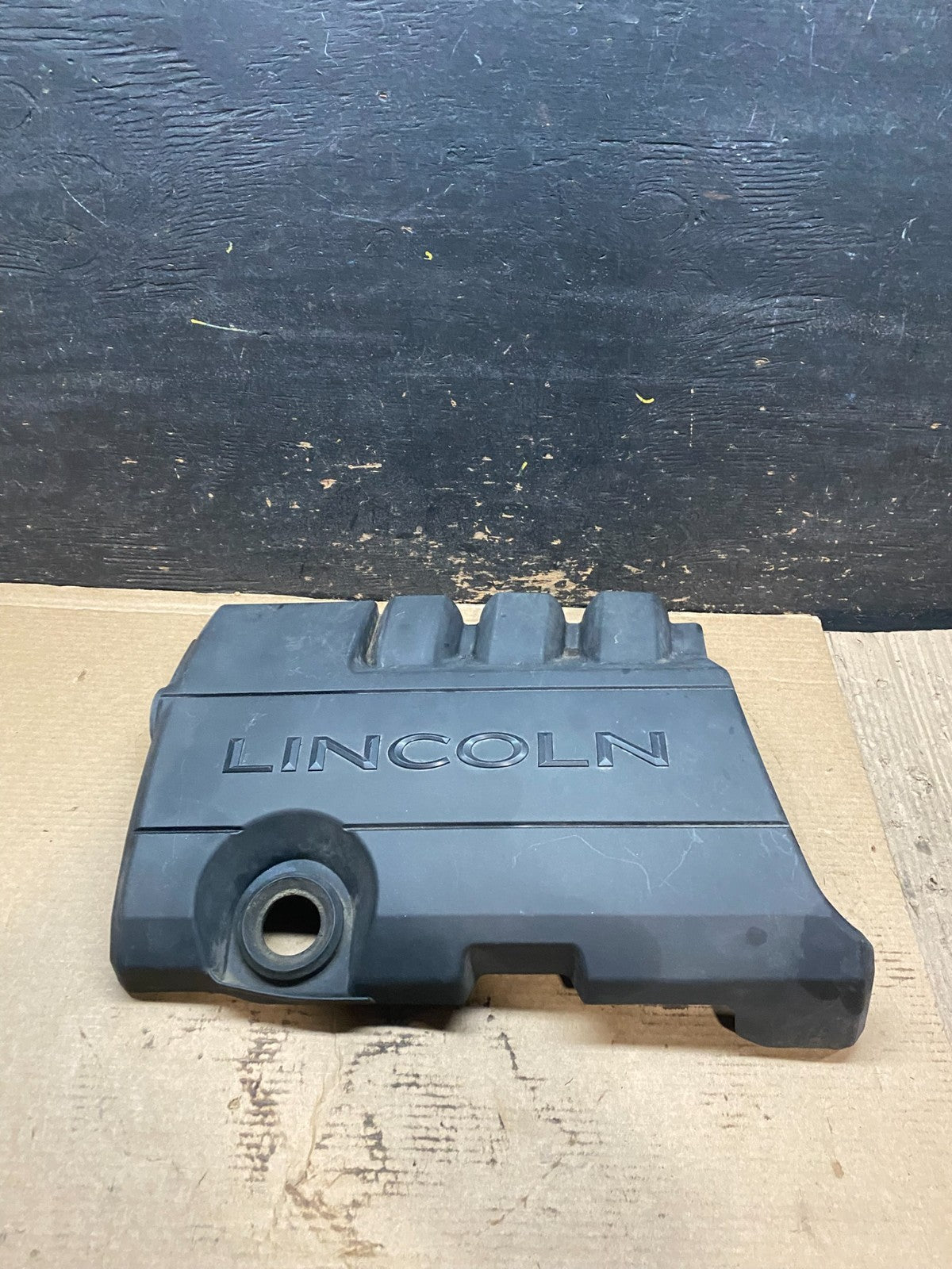 2009 to 2012  Lincoln MKS 3.7L Engine Motor Cover V9333 DG0
