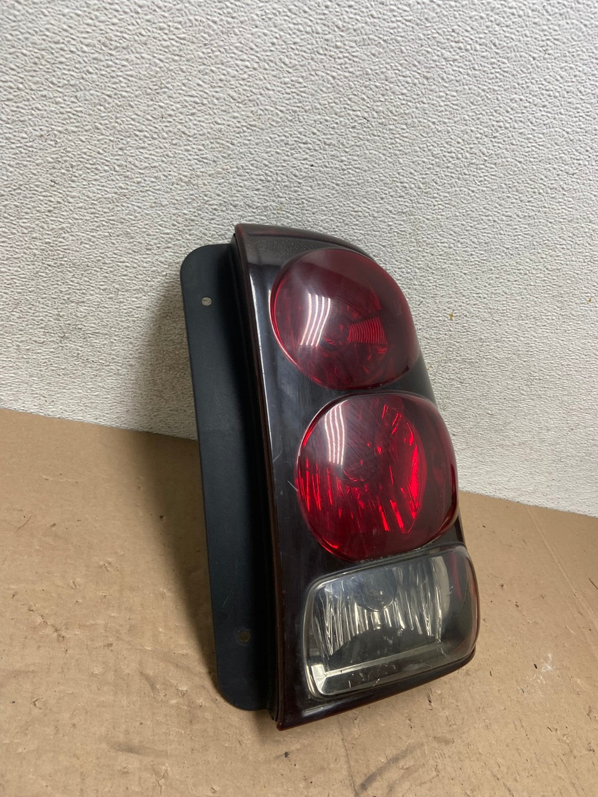 2002 to 2009 Chevrolet Trailblazer Right Passenger Rh Tail Light AG4926 LK2