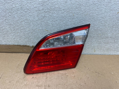 2000-2001 Infiniti i30 Right Passenger Rh Side Tail Light Inner U8364 DW0