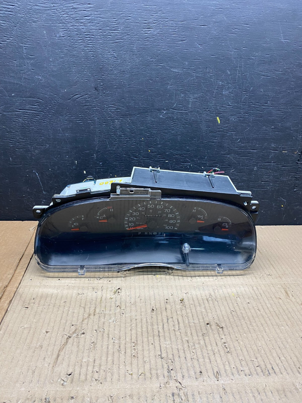 2001 - 2002 Ford Econoline E250 E350 Van Speedometer Instrument Cluster L1600 DG0