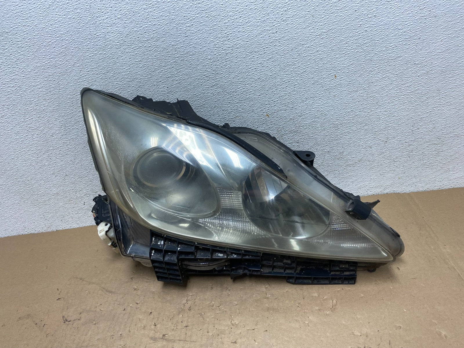 2006 - 2010 Lexus IS250 Right Passenger RH Side Xenon Headlight AG4252 DW0