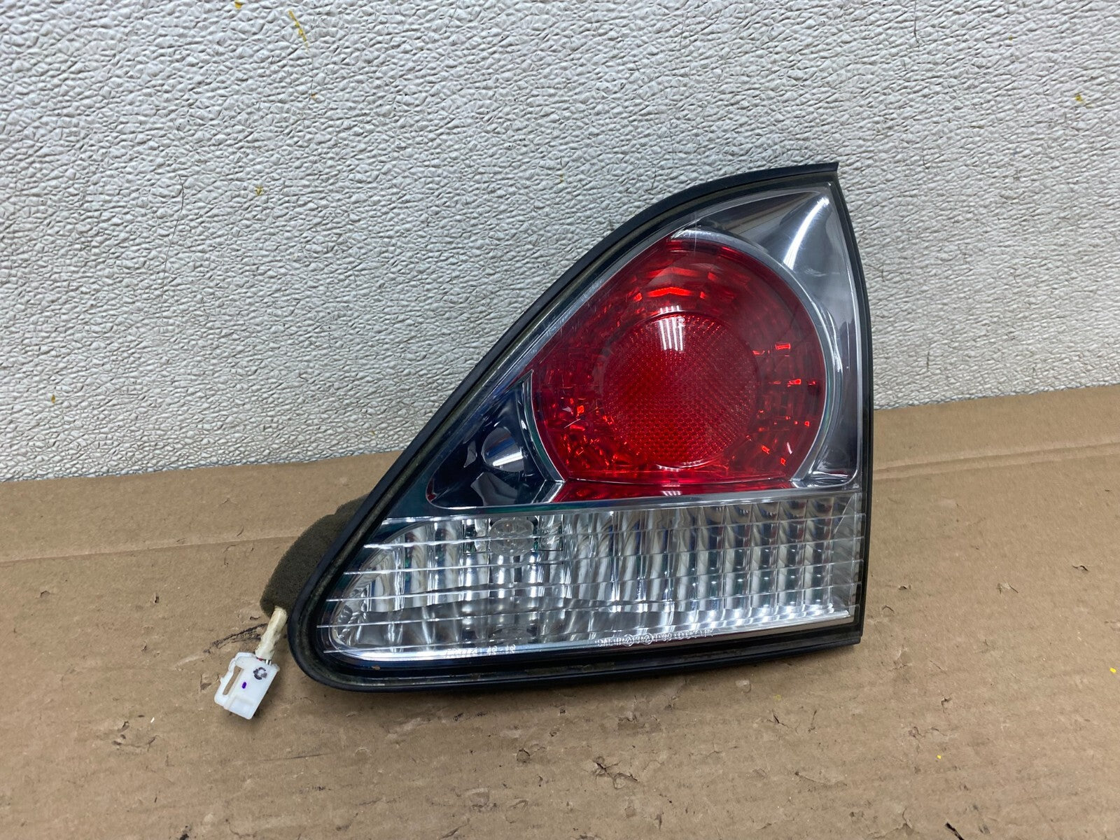 2000-2003 Lexus RX300 Right Passenger Side Rear Inner Tail Light G7057 KC0